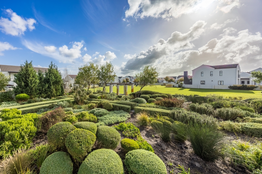 3 Bedroom Property for Sale in Jakarandas Western Cape